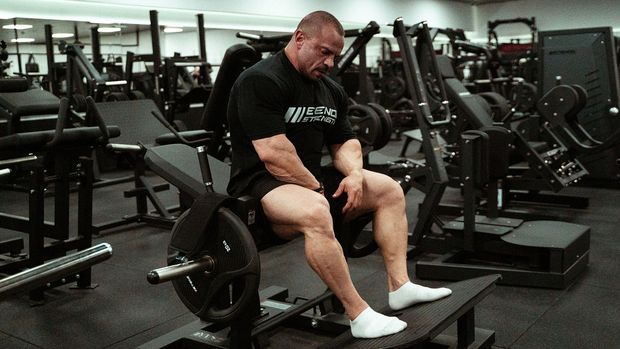 PL10 Glute Machine